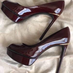 Louis Vuitton Patent Leather Eyeline Pumps
